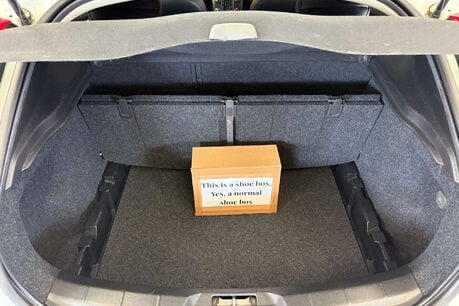 Volvo V40 1.6 T4 SE Lux Hatchback 5dr Petrol Manual Euro 5 (s/s) (180 ps) 67