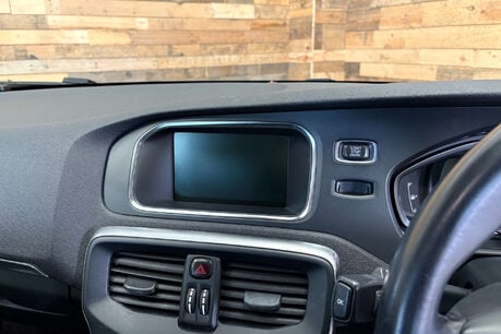 Volvo V40 1.6 T4 SE Lux Hatchback 5dr Petrol Manual Euro 5 (s/s) (180 ps) 45