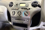 Toyota Yaris 1.3 VVT-i 16v CDX Hatchback 5dr Petrol Automatic (160 g/km, 85 bhp) 19