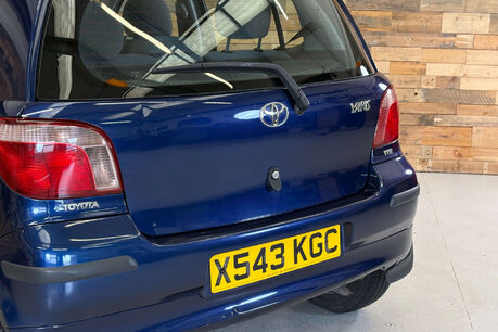 Toyota Yaris 1.3 VVT-i 16v CDX Hatchback 5dr Petrol Automatic (160 g/km, 85 bhp) 71
