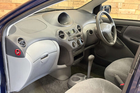 Toyota Yaris 1.3 VVT-i 16v CDX Hatchback 5dr Petrol Automatic (160 g/km, 85 bhp) 13