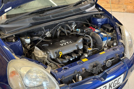 Toyota Yaris 1.3 VVT-i 16v CDX Hatchback 5dr Petrol Automatic (160 g/km, 85 bhp) 76