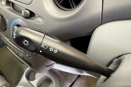 Toyota Yaris 1.3 VVT-i 16v CDX Hatchback 5dr Petrol Automatic (160 g/km, 85 bhp) 25