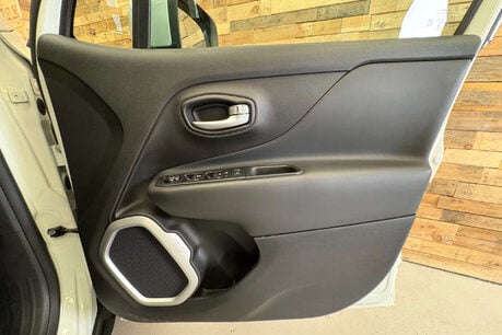 Jeep Renegade 1.4T MultiAirII Limited SUV 5dr Petrol Auto 4WD Euro 6 (s/s) (170 ps) 72