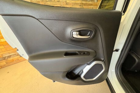 Jeep Renegade 1.4T MultiAirII Limited SUV 5dr Petrol Auto 4WD Euro 6 (s/s) (170 ps) 69