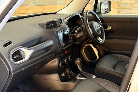 Jeep Renegade 1.4T MultiAirII Limited SUV 5dr Petrol Auto 4WD Euro 6 (s/s) (170 ps) 68