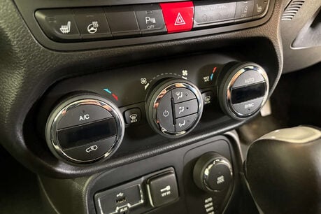 Jeep Renegade 1.4T MultiAirII Limited SUV 5dr Petrol Auto 4WD Euro 6 (s/s) (170 ps) 51