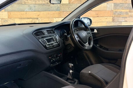 Hyundai i20 1.2 SE Coupe 3dr Petrol Manual Euro 6 (84 ps) 8