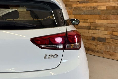 Hyundai i20 1.2 SE Coupe 3dr Petrol Manual Euro 6 (84 ps) 61