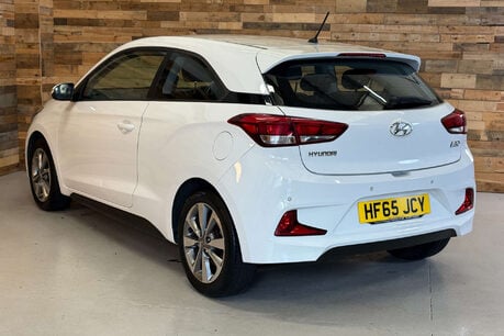 Hyundai i20 1.2 SE Coupe 3dr Petrol Manual Euro 6 (84 ps) 4