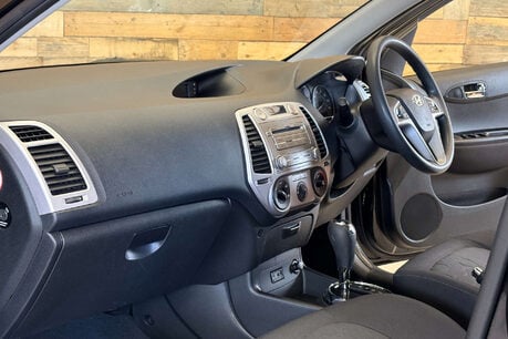 Hyundai i20 1.4 Comfort Hatchback 5dr Petrol Auto Euro 5 (99 bhp) 26