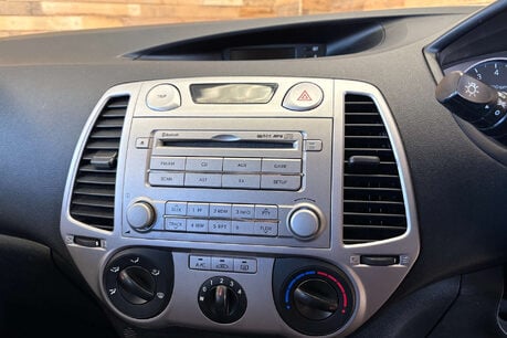Hyundai i20 1.4 Comfort Hatchback 5dr Petrol Auto Euro 5 (99 bhp) 35