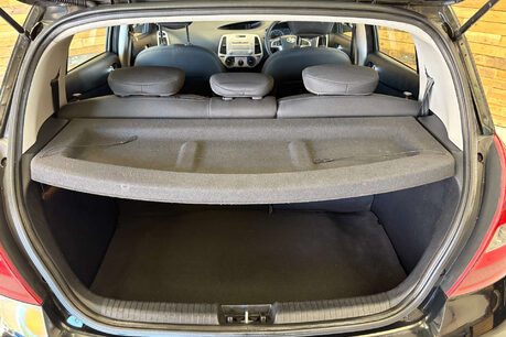 Hyundai i20 1.4 Comfort Hatchback 5dr Petrol Auto Euro 5 (99 bhp) 42