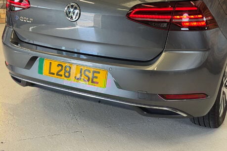 Volkswagen Golf 35.8kWh e-Golf Hatchback 5dr Electric Auto (136 ps) 82