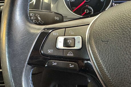 Volkswagen Golf 35.8kWh e-Golf Hatchback 5dr Electric Auto (136 ps) 53