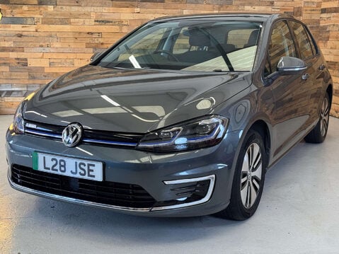 Volkswagen Golf 35.8kWh e-Golf Hatchback 5dr Electric Auto (136 ps) 