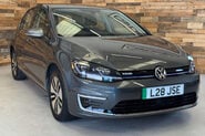 Volkswagen Golf 35.8kWh e-Golf Hatchback 5dr Electric Auto (136 ps) 1