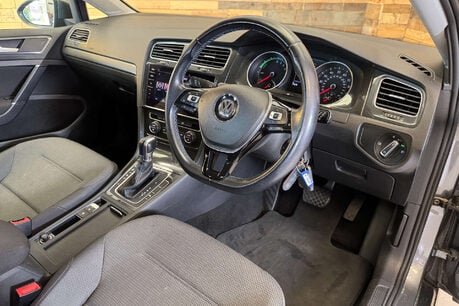 Volkswagen Golf 35.8kWh e-Golf Hatchback 5dr Electric Auto (136 ps) 70