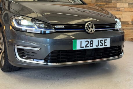 Volkswagen Golf 35.8kWh e-Golf Hatchback 5dr Electric Auto (136 ps) 13
