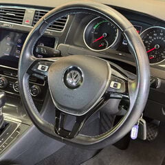 Volkswagen Golf 35.8kWh e-Golf Hatchback 5dr Electric Auto (136 ps) 3