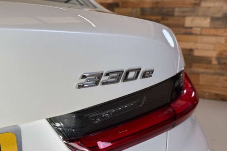 BMW 3 Series 2.0 330e 12kWh M Sport Saloon 4dr Petrol Plug-in Hybrid Auto Euro 6 (s/s) ( 84