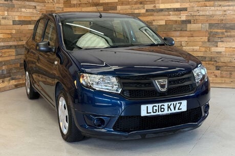 Dacia Sandero 0.9 TCe Ambiance Hatchback 5dr Petrol Manual Euro 6 (s/s) (90 ps) 71