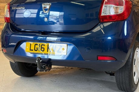 Dacia Sandero 0.9 TCe Ambiance Hatchback 5dr Petrol Manual Euro 6 (s/s) (90 ps) 57