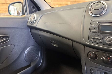 Dacia Sandero 0.9 TCe Ambiance Hatchback 5dr Petrol Manual Euro 6 (s/s) (90 ps) 18