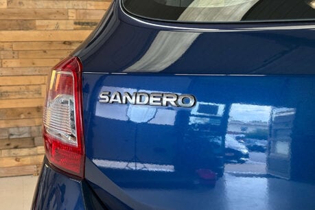 Dacia Sandero 0.9 TCe Ambiance Hatchback 5dr Petrol Manual Euro 6 (s/s) (90 ps) 52
