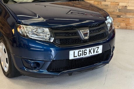 Dacia Sandero 0.9 TCe Ambiance Hatchback 5dr Petrol Manual Euro 6 (s/s) (90 ps) 70