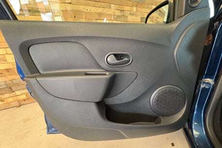 Dacia Sandero 0.9 TCe Ambiance Hatchback 5dr Petrol Manual Euro 6 (s/s) (90 ps) 29