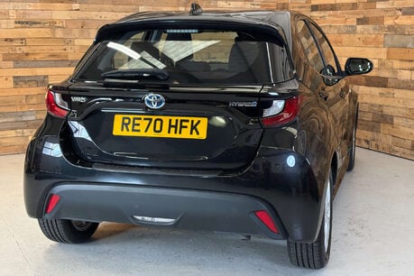 Toyota Yaris 1.5 VVT-h Icon Hatchback 5dr Petrol Hybrid E-CVT Euro 6 (s/s) (116 ps) 49