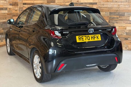 Toyota Yaris 1.5 VVT-h Icon Hatchback 5dr Petrol Hybrid E-CVT Euro 6 (s/s) (116 ps) 69