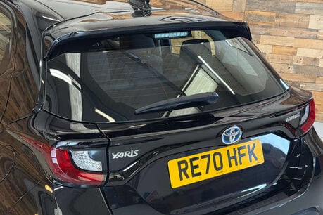 Toyota Yaris 1.5 VVT-h Icon Hatchback 5dr Petrol Hybrid E-CVT Euro 6 (s/s) (116 ps) 61
