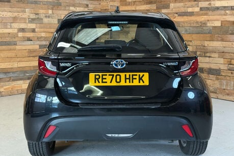 Toyota Yaris 1.5 VVT-h Icon Hatchback 5dr Petrol Hybrid E-CVT Euro 6 (s/s) (116 ps) 80