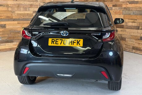 Toyota Yaris 1.5 VVT-h Icon Hatchback 5dr Petrol Hybrid E-CVT Euro 6 (s/s) (116 ps) 4