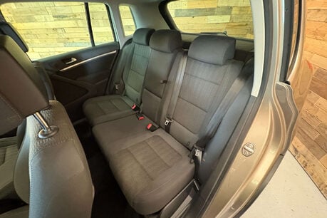 Volkswagen Tiguan 2.0 TDI BlueMotion Tech SE SUV 5dr Diesel Manual 2WD Euro 5 (s/s) (140 ps) 84