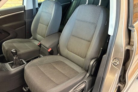 Volkswagen Tiguan 2.0 TDI BlueMotion Tech SE SUV 5dr Diesel Manual 2WD Euro 5 (s/s) (140 ps) 44