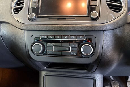 Volkswagen Tiguan 2.0 TDI BlueMotion Tech SE SUV 5dr Diesel Manual 2WD Euro 5 (s/s) (140 ps) 21