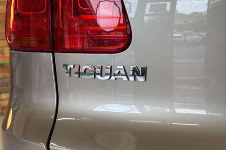 Volkswagen Tiguan 2.0 TDI BlueMotion Tech SE SUV 5dr Diesel Manual 2WD Euro 5 (s/s) (140 ps) 55