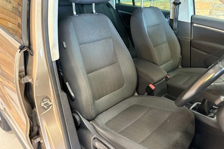 Volkswagen Tiguan 2.0 TDI BlueMotion Tech SE SUV 5dr Diesel Manual 2WD Euro 5 (s/s) (140 ps) 43