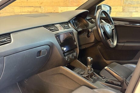 Skoda Octavia 2.0 TFSI vRS Hatchback 5dr Petrol Manual Euro 6 (s/s) (220 ps) 54
