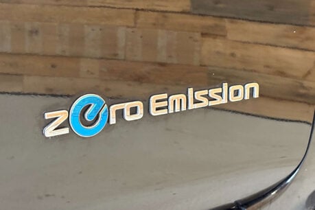 Nissan LEAF 24kWh Acenta Hatchback 5dr Electric Auto (107 bhp) 35