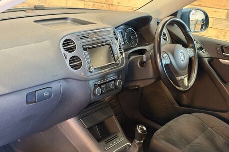 Volkswagen Tiguan 2.0 TDI BlueMotion Tech SE SUV 5dr Diesel Manual 2WD Euro 5 (s/s) (140 ps) 32