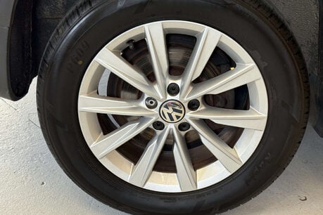 Volkswagen Tiguan 2.0 TDI BlueMotion Tech SE SUV 5dr Diesel Manual 2WD Euro 5 (s/s) (140 ps) 53