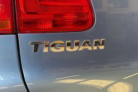 Volkswagen Tiguan 2.0 TDI BlueMotion Tech SE SUV 5dr Diesel Manual 2WD Euro 5 (s/s) (140 ps) 47