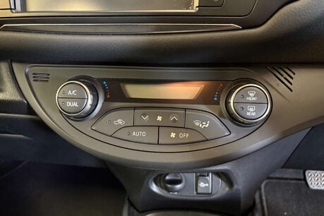 Toyota Yaris 1.5 VVT-h Excel Hatchback 5dr Petrol Hybrid E-CVT Euro 6 (15in Alloy) (101 27