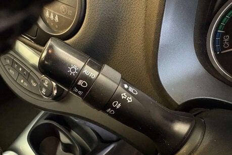 Toyota Yaris 1.5 VVT-h Excel Hatchback 5dr Petrol Hybrid E-CVT Euro 6 (15in Alloy) (101 35