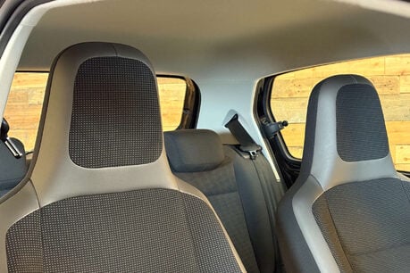 Volkswagen Up 1.0 High up! Hatchback 5dr Petrol ASG Euro 5 (75 ps) 41