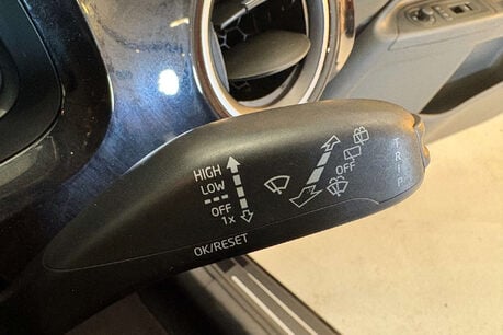 Volkswagen Up 1.0 High up! Hatchback 5dr Petrol ASG Euro 5 (75 ps) 28